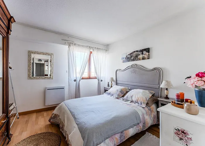 Proche Apartament